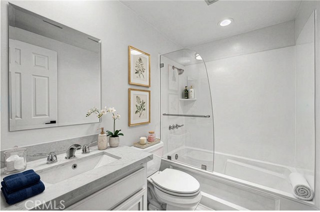 Detail Gallery Image 18 of 27 For 1630 S Bentley Ave #103,  Los Angeles,  CA 90025 - 2 Beds | 2/1 Baths