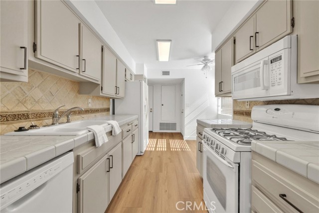 Detail Gallery Image 6 of 62 For 4140 Workman Mill #253,  Whittier,  CA 90601 - 2 Beds | 1/1 Baths