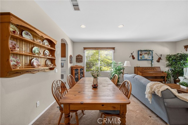 Detail Gallery Image 15 of 68 For 22262 Trinity Pl, Saugus,  CA 91390 - 5 Beds | 3 Baths