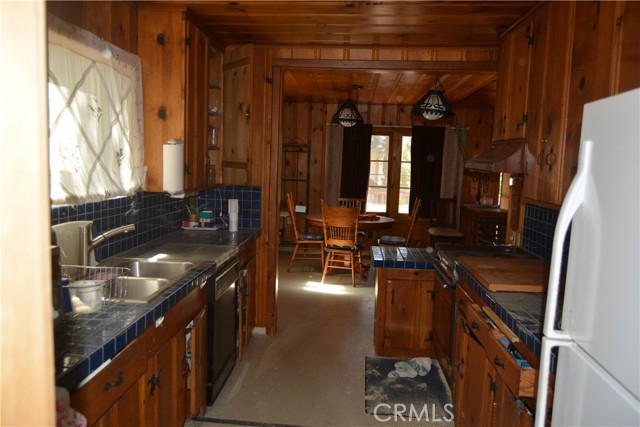 39181 Quail, Bass Lake CA: https://media.crmls.org/medias/389880c6-f05b-4e5c-bb18-ac4498e13e7d.jpg