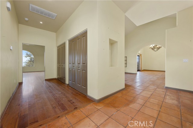 30721 Condor Place, Tehachapi CA: https://media.crmls.org/medias/3898820f-f309-4ae2-97c3-870c85177b8c.jpg