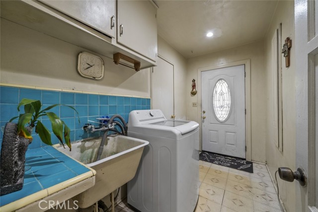 11744 Welby Way, North Hollywood CA: https://media.crmls.org/medias/3898b25f-60af-49e8-8073-ffc33c43c412.jpg