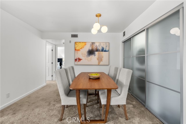 Detail Gallery Image 8 of 18 For 4702 Fulton Ave #304,  Sherman Oaks,  CA 91423 - 2 Beds | 2 Baths