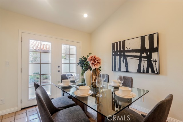 Detail Gallery Image 21 of 33 For 326 La Jolla St, Long Beach,  CA 90803 - 3 Beds | 2/1 Baths