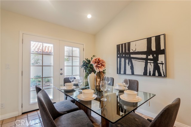 Detail Gallery Image 21 of 33 For 326 La Jolla St, Long Beach,  CA 90803 - 3 Beds | 2/1 Baths