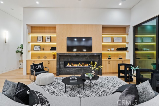 5727 Cahill Avenue, Tarzana CA: https://media.crmls.org/medias/38996959-553d-43a1-8be0-ef75e88762b9.jpg