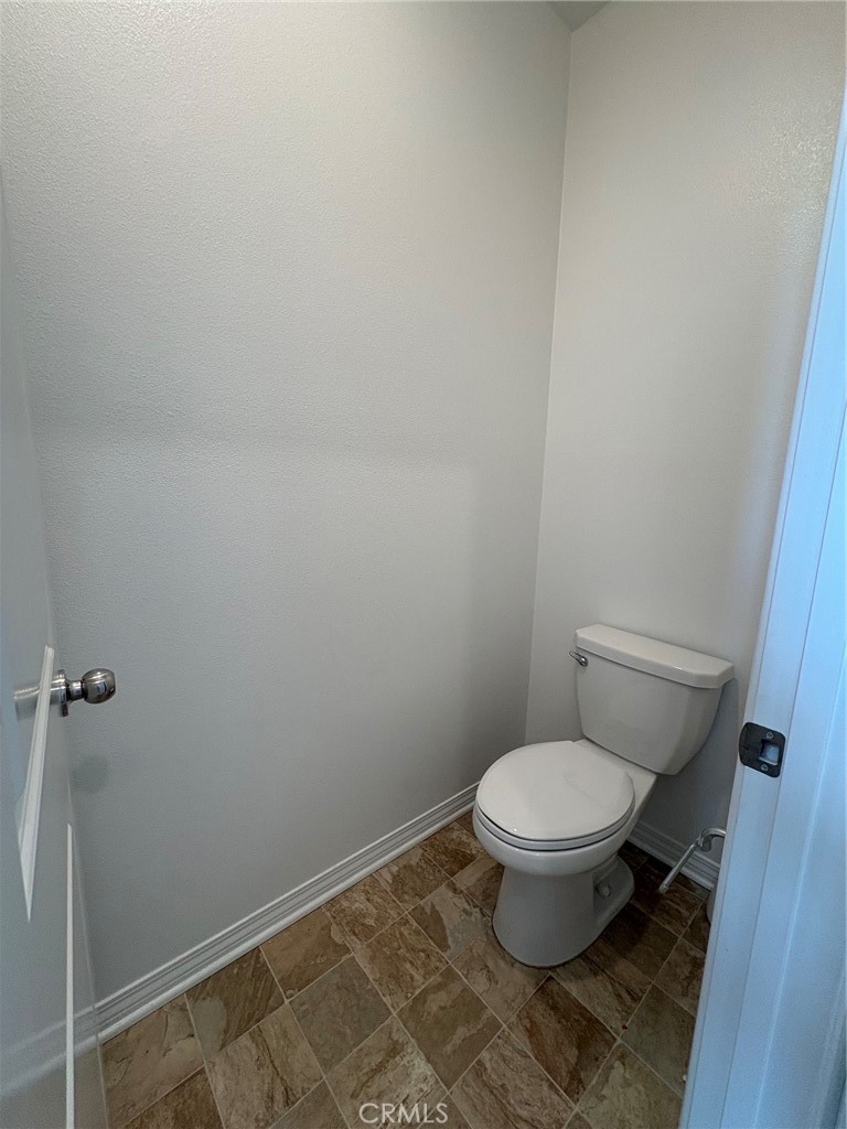 https://media.crmls.org/medias/389a89e9-142a-4032-be02-44e4e858e06b.jpg?preset=X-Large