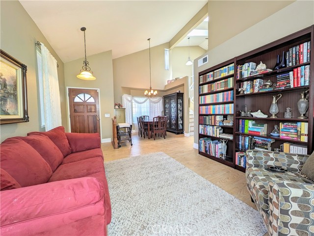 Detail Gallery Image 10 of 59 For 1738 Cambridge Cir, Redlands,  CA 92374 - 3 Beds | 2/1 Baths
