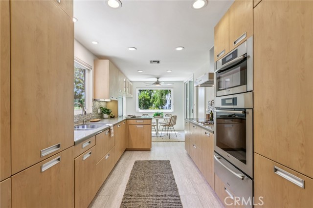 480 S Orange Grove Boulevard, Pasadena CA: https://media.crmls.org/medias/389ba80a-4081-415c-8af8-20fccc2e04b2.jpg