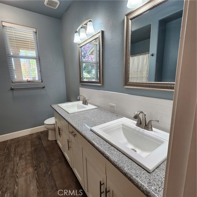 Detail Gallery Image 17 of 53 For 4479 N Emerald Peak Dr, Clovis,  CA 93619 - 4 Beds | 3 Baths