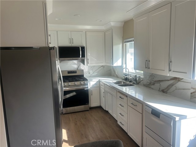 Detail Gallery Image 2 of 9 For 206 N La, Anaheim,  CA 92805 - 2 Beds | 2 Baths