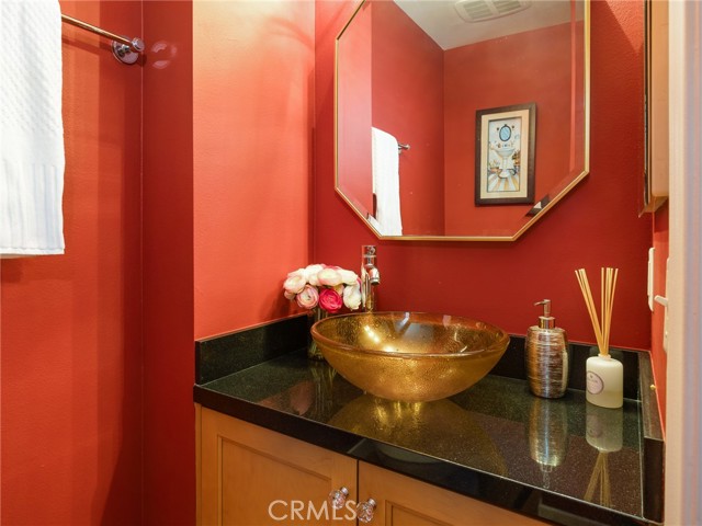 Detail Gallery Image 17 of 37 For 10664 Wilkins Ave #202,  Los Angeles,  CA 90024 - 2 Beds | 2/1 Baths