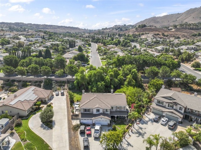 Detail Gallery Image 5 of 35 For 2442 Old Windmill Ct, Riverside,  CA 92503 - 5 Beds | 3/1 Baths