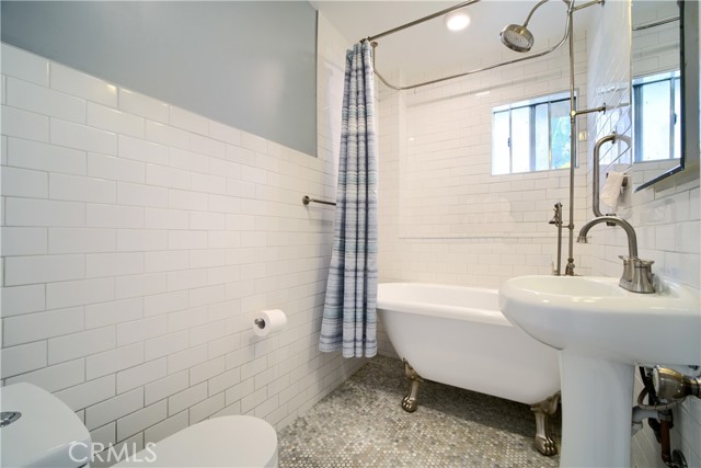 Detail Gallery Image 21 of 30 For 624 Cedar Ave, Long Beach,  CA 90802 - 4 Beds | 2 Baths