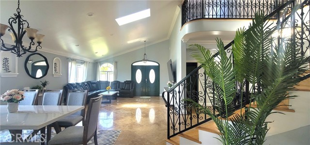 Detail Gallery Image 4 of 42 For 10900 La Flor Ave, Fountain Valley,  CA 92708 - 6 Beds | 5 Baths
