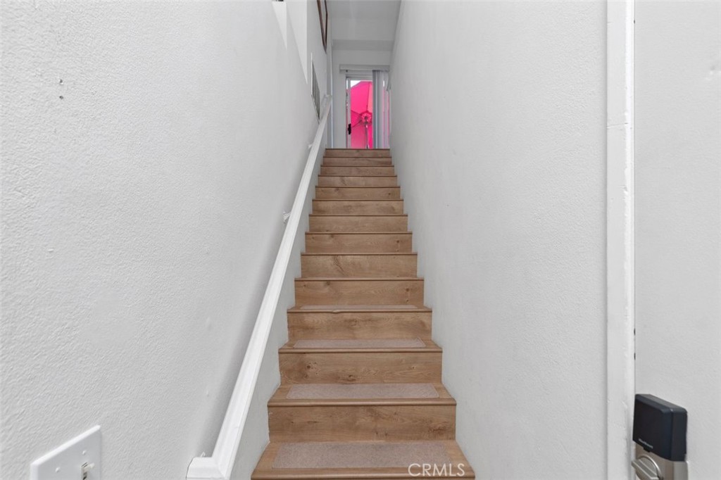 https://media.crmls.org/medias/389e317d-f088-42bd-a2ec-b32fe4f870ec.jpg?preset=X-Large