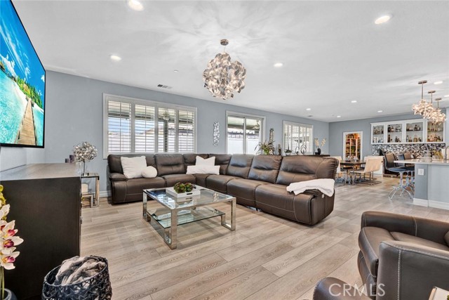 Detail Gallery Image 8 of 46 For 11599 Petunia Ct, Jurupa Valley,  CA 91752 - 5 Beds | 3 Baths