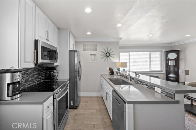 613 Avenida De La Plata, Newbury Park CA: https://media.crmls.org/medias/389eaffb-c944-402b-8fd0-e4354c067e55.jpg