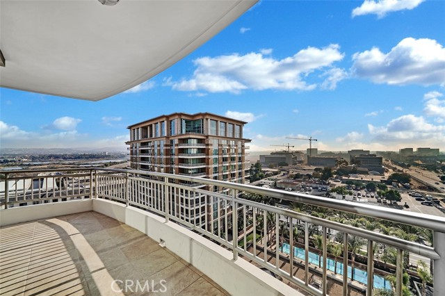 5124 Scholarship, Irvine CA: https://media.crmls.org/medias/389fe963-96a0-4e22-9fd8-8abb198e9b64.jpg