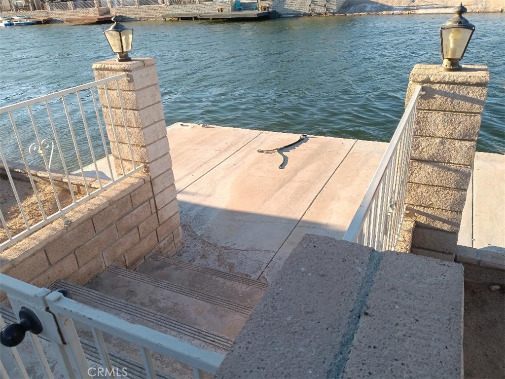 https://media.crmls.org/medias/38a0bd9e-7aa5-44e9-a1ec-1053a3d4da0a.jpg?preset=X-Large