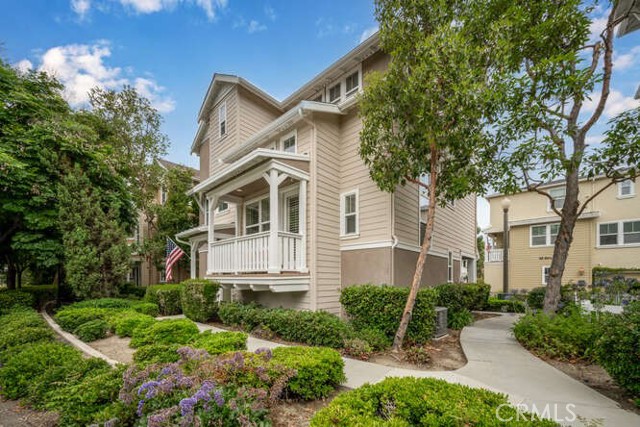 46 Hinterland Way, Ladera Ranch CA: https://media.crmls.org/medias/38a0e9f2-53db-47a0-9f97-90c3f7a979f9.jpg
