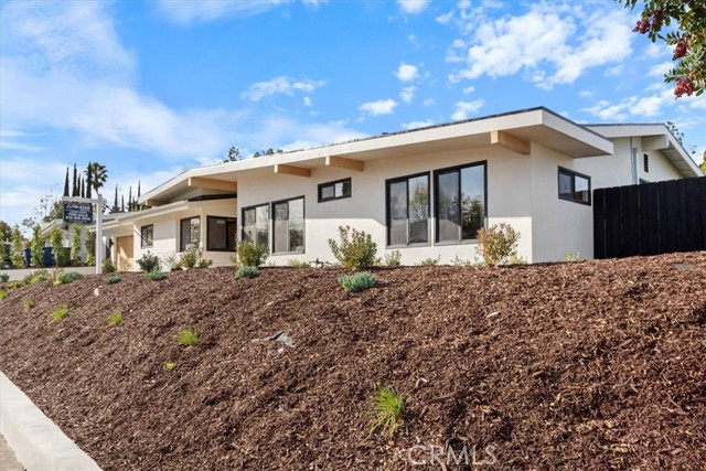 Detail Gallery Image 4 of 52 For 23755 Clarendon, Woodland Hills,  CA 91367 - 4 Beds | 3 Baths