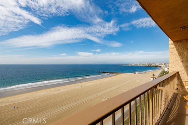 Detail Gallery Image 17 of 60 For 727 Esplanade #302,  Redondo Beach,  CA 90277 - 2 Beds | 2 Baths