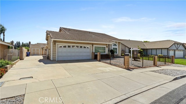 Detail Gallery Image 2 of 33 For 10847 Spyglass Dr, Rancho Cucamonga,  CA 91730 - 4 Beds | 3 Baths