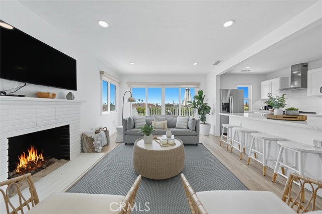 609 Gertruda, Redondo Beach, California 90277, 3 Bedrooms Bedrooms, ,3 BathroomsBathrooms,Residential,Sold,Gertruda,SB25261924