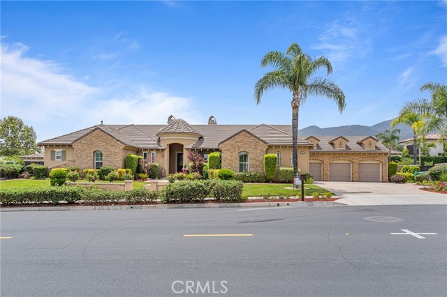 1180 Cleveland Way, Corona CA: https://media.crmls.org/medias/38a40fe1-41fb-4f44-b0f5-4661a87e2128.jpg