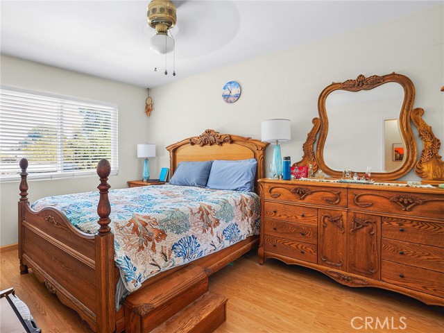 10634 Deering Avenue photo 30