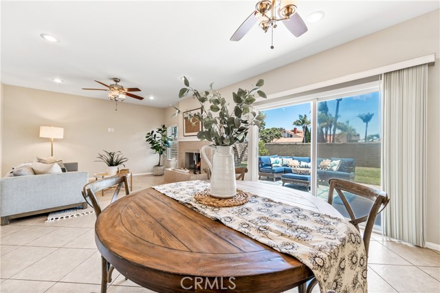 18202 Foss Lane, Huntington Beach CA: https://media.crmls.org/medias/38a45eaa-cc5c-46d9-91ae-4833a6ddaa07.jpg