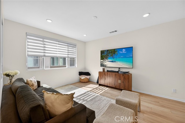 Detail Gallery Image 4 of 41 For 4091 S Wildflax Paseo, Ontario,  CA 91761 - 3 Beds | 3 Baths