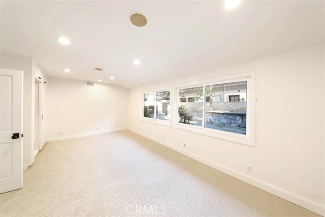 2636 Bayshore Drive, Newport Beach CA: https://media.crmls.org/medias/38a4b48e-9f3e-47cf-8f42-f8c036ca583b.jpg