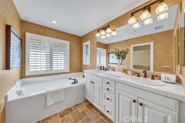 63 Splendor, Irvine CA: https://media.crmls.org/medias/38a4edc1-754c-4d13-8339-bd1bdfe28c0a.jpg