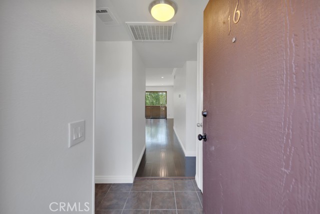 Detail Gallery Image 3 of 28 For 17847 Beneda #16,  Canyon Country,  CA 91351 - 2 Beds | 2 Baths