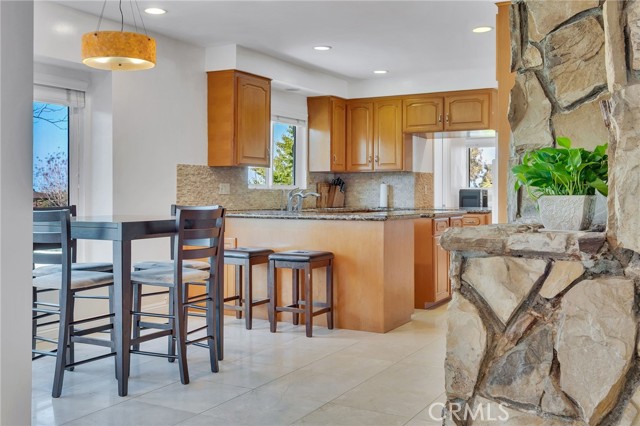 Image 4 of 61 For 4 Silverleaf