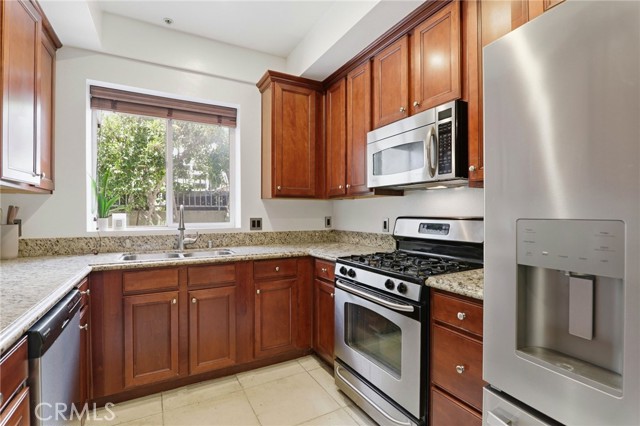 Detail Gallery Image 12 of 39 For 1023 Wilcox Ave, Los Angeles,  CA 90038 - 2 Beds | 2 Baths