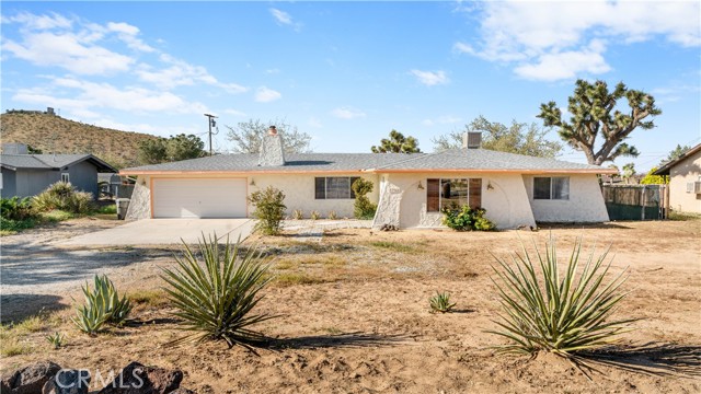 57966 El Dorado Drive, Yucca Valley CA: https://media.crmls.org/medias/38a5a1ee-1043-41d4-a21f-814018f0bd49.jpg
