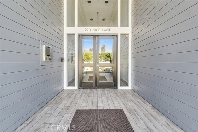 Image 27 of 30 For 220 Nice  110