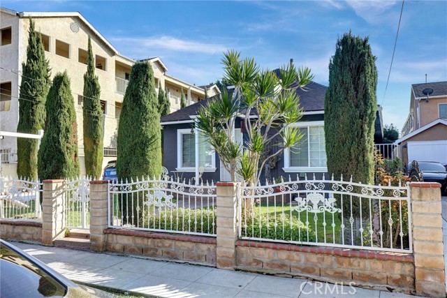 Detail Gallery Image 6 of 61 For 1626 E 6th, Long Beach,  CA 90802 - 3 Beds | 2 Baths