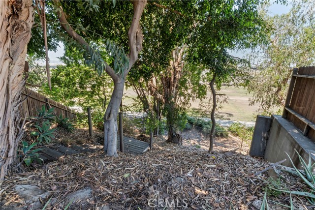 976 N Loma Vista Drive, Long Beach CA: https://media.crmls.org/medias/38a858b6-ecf7-4390-9a99-bb191fd3d138.jpg