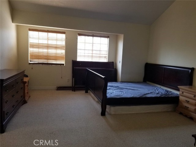 Detail Gallery Image 9 of 15 For 369 E Phillips Bld, Pomona,  CA 91766 - 3 Beds | 3 Baths