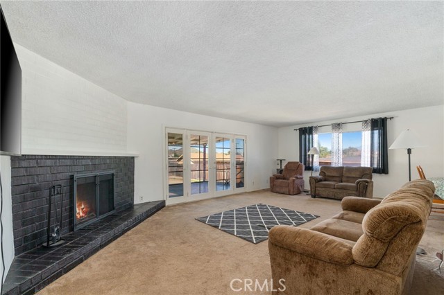 Detail Gallery Image 12 of 47 For 5382 Crest, Riverside,  CA 92503 - 4 Beds | 1/1 Baths