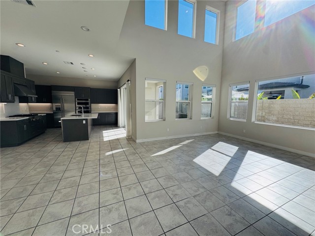 Detail Gallery Image 4 of 11 For 200 Holliston, Lake Forest,  CA 92630 - 4 Beds | 4 Baths