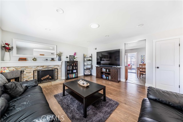 Detail Gallery Image 5 of 40 For 6011 Santa Barbara, Garden Grove,  CA 92845 - 4 Beds | 2 Baths