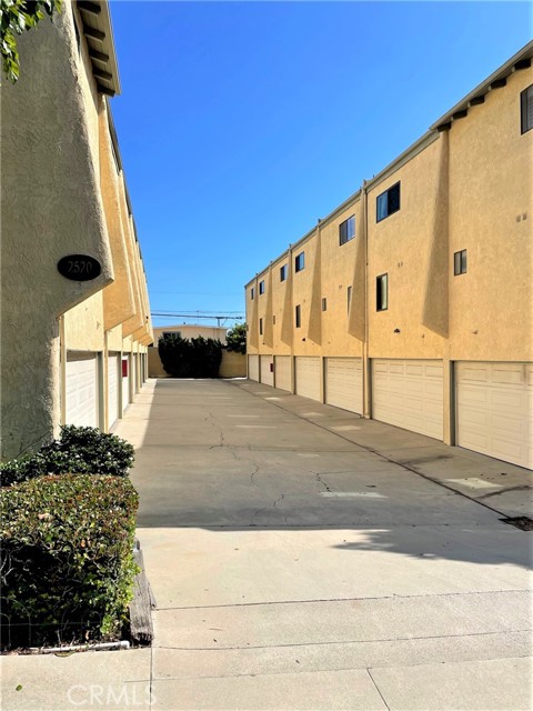2520 Ruhland Avenue, Redondo Beach, California 90278, 2 Bedrooms Bedrooms, ,1 BathroomBathrooms,Residential,Sold,Ruhland,OC23112406