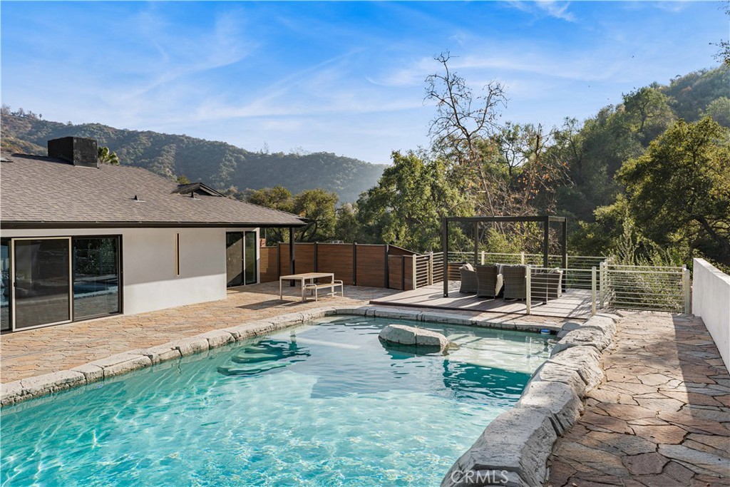 2911 E Chevy Chase DriveGlendale img 45