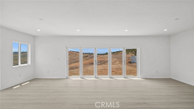 13105 Via Tuscany, Riverside CA: https://media.crmls.org/medias/38abe525-a8e0-4d3a-b98c-506169ba3c15.jpg