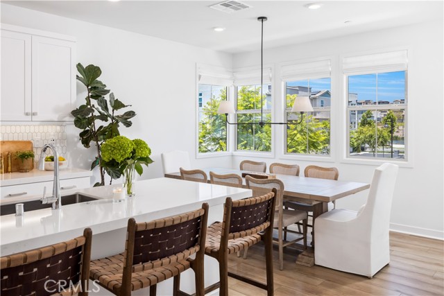111 Juniper Drive, Rancho Mission Viejo CA: https://media.crmls.org/medias/38ac3922-43ca-4f4a-88aa-d9105d4c70f1.jpg